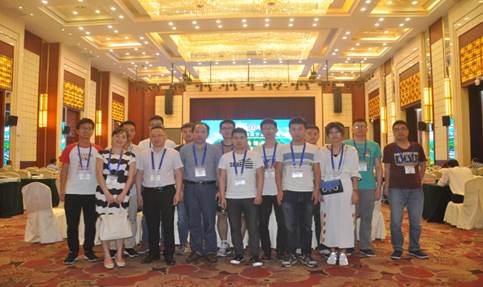 本科生参加第一届国际磷资源学术研讨会(宜昌).jpg